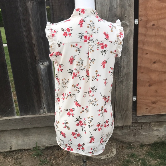 Trendy JS Floral Print Blouse - Picture 2 of 7